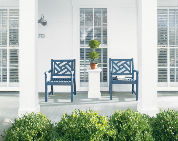 Tips for Painting Exterior Furniture and Planters